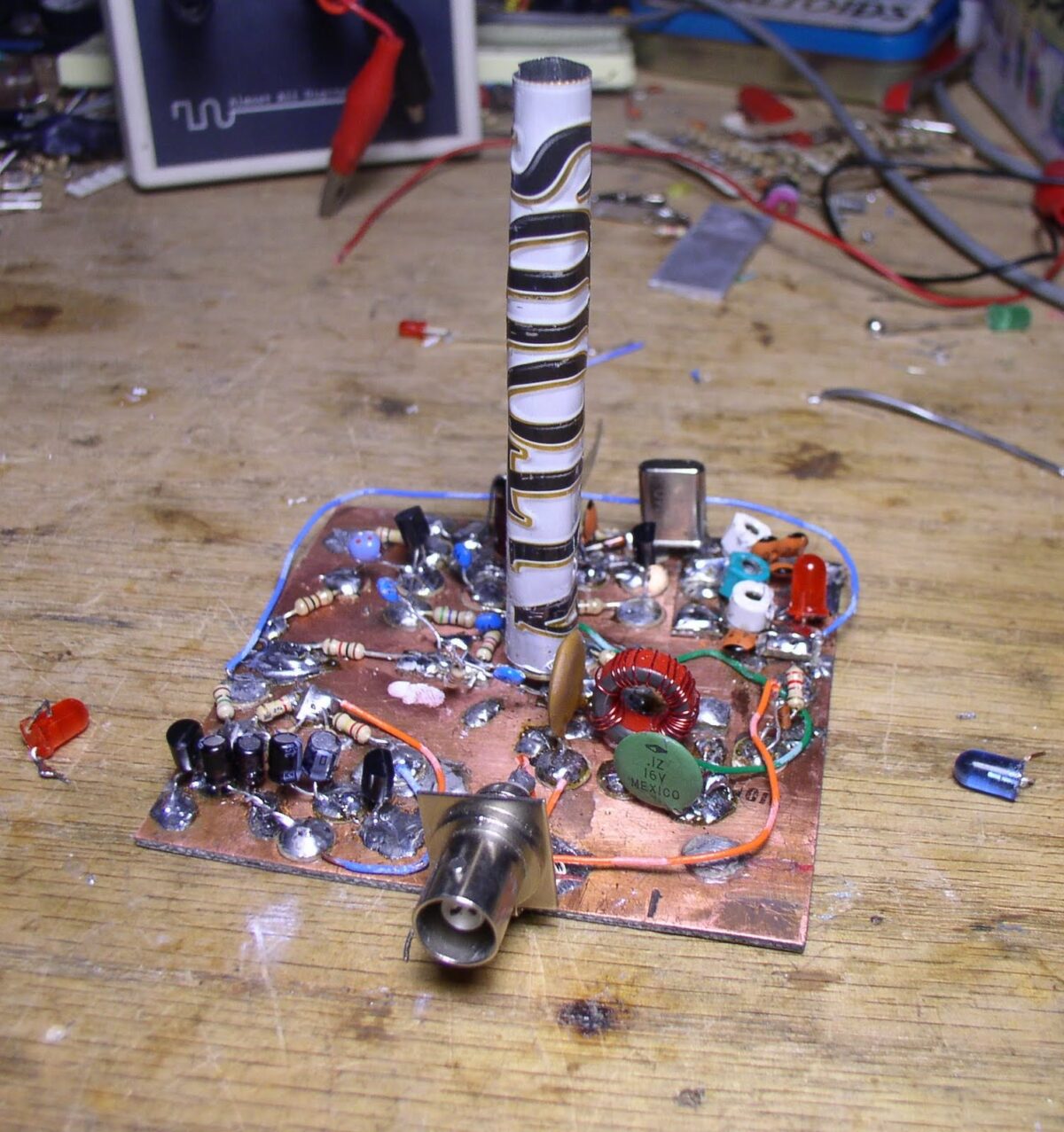 The DaVinci Altoids LED 30 Meter Multi-vibrator MEPT Transmitter