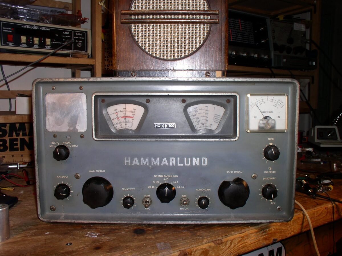 A Blast from the Past: THE HAMMARLUND HQ-100
