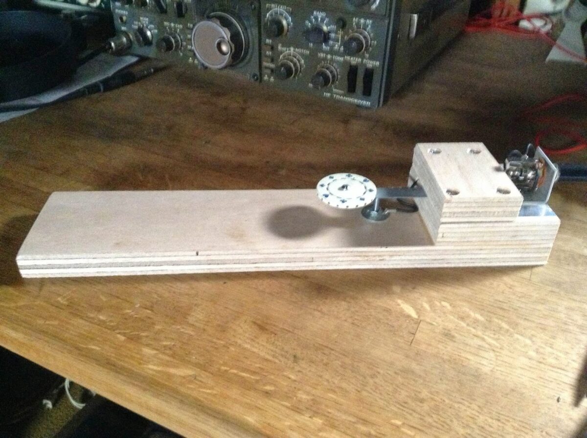 Kai’s Redwood Mighty Mite with Poker-Chip Hacksaw Key