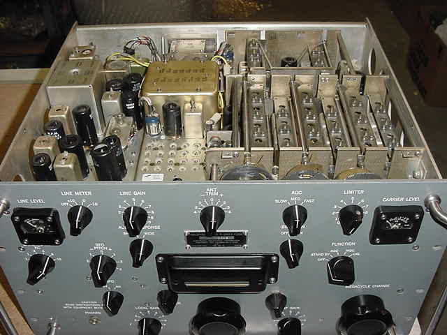 HEAVY METAL!  How to Handle HEAVY Boatanchors — And Which is Heavier: R390 or DX-100?