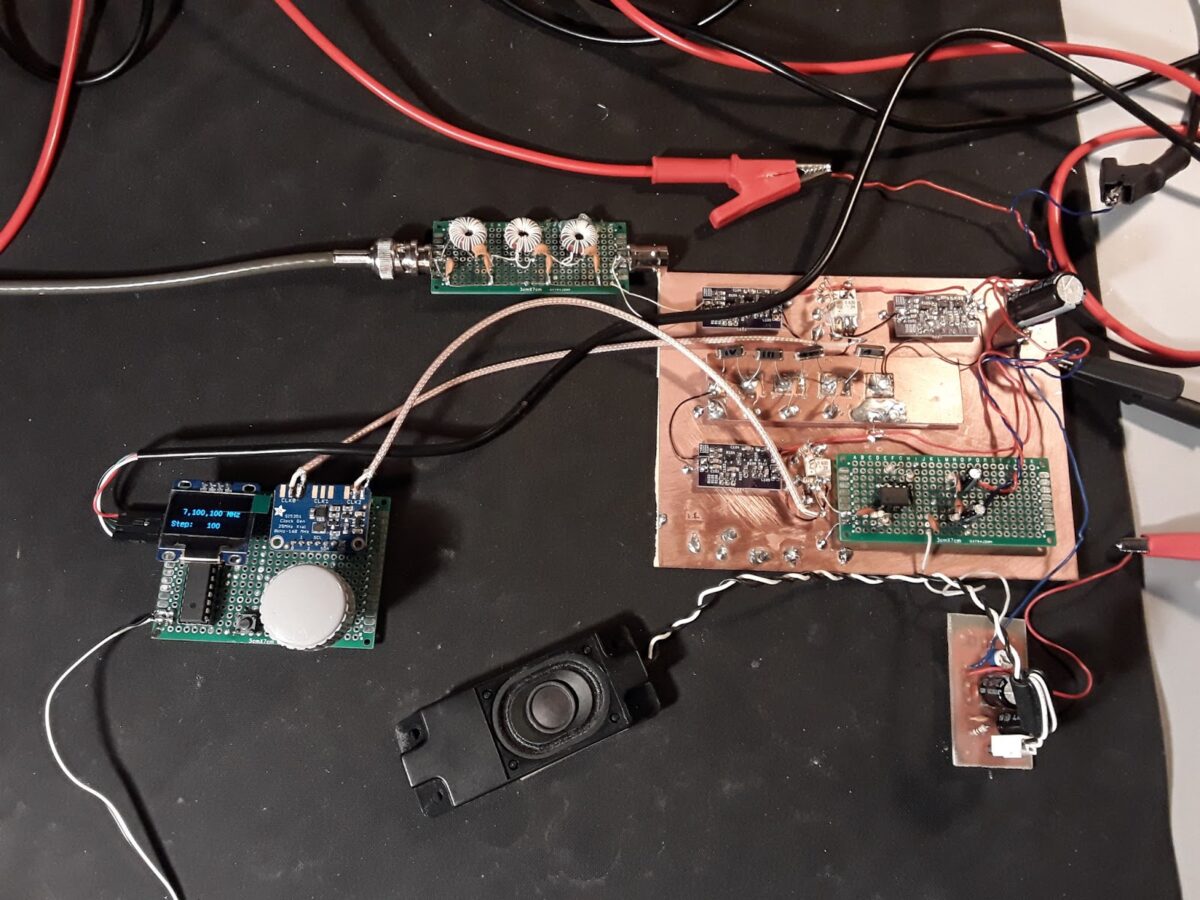 A Slovakian Al-Fresco Digi-Tia Homebrewed In France (and an improved AD9850 VFO)