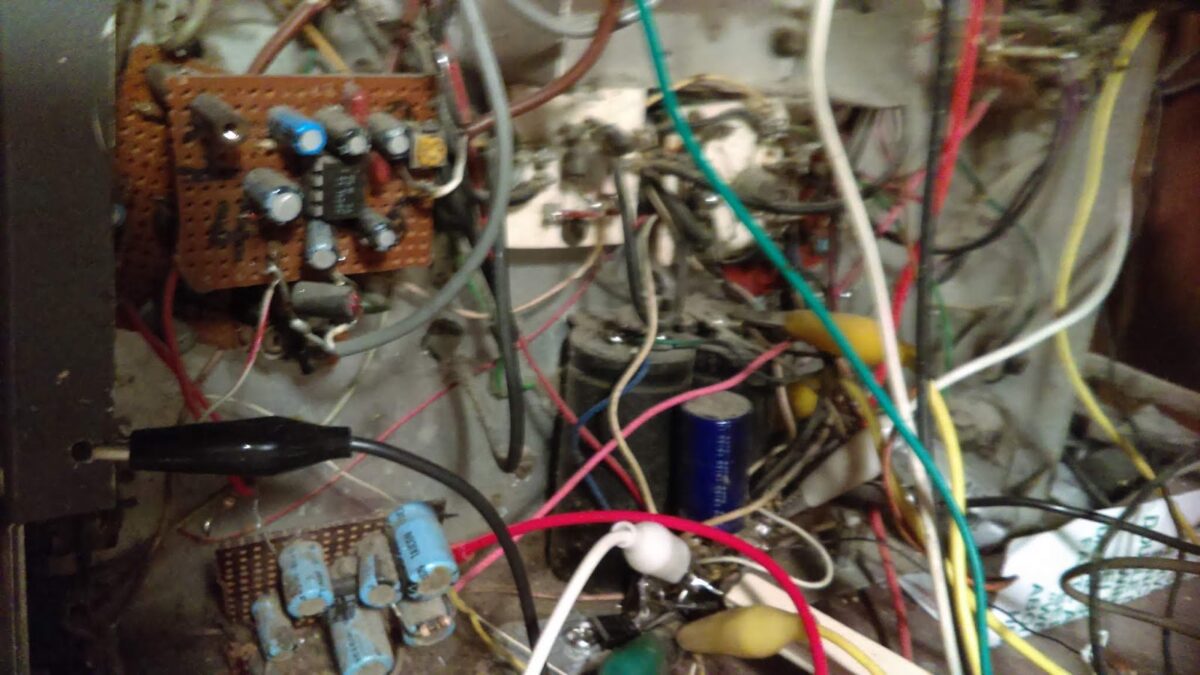 A Rig with Maximum Soul: The 5 Band Transceiver of Glenn KU4NO