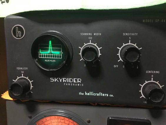 Analog Waterfall — The Hallicrafters Skyrider Panoramic