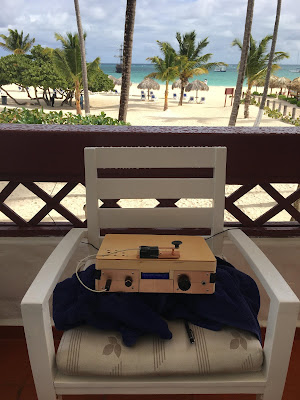 SolderSmoke Podcast #217 — Beach trip, ’30s station, uBITX mods, HRO RX AM, ELMAC, Teensy, MAILBAG