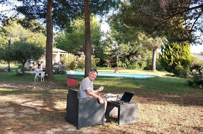A Backyard Pandemic Field Day in France (Smoke Released!)