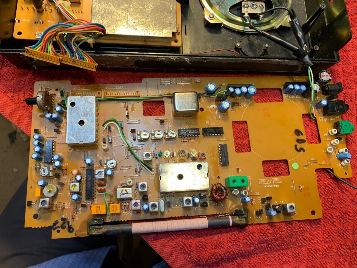 Fixing up a Radio Shack DX-390 (AKA Sangean ATS-818) While Suffering from Fat Finger Syndrome