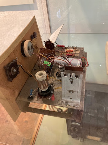 Can you ID this Receiver?  Grayson Finds a Homebrew Receiver in Germany. From the GDR.  Circuit? Schematic? Thermatrons?