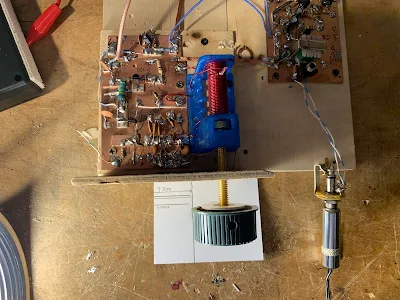 Mark KI5SRY’s SolderSmoke DC Receiver with a Cool Gear-Driven Tuning Dial